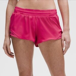 Lululemon Hotty Hot Low Rise Lined Short 2.5" - Size 6 - Raspberry Coulis